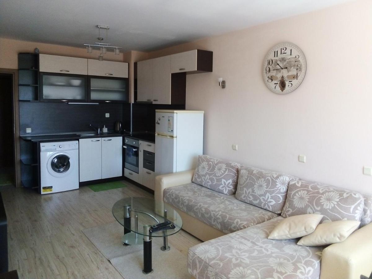 Апартамент Зорница Apartment Burgas Bagian luar foto