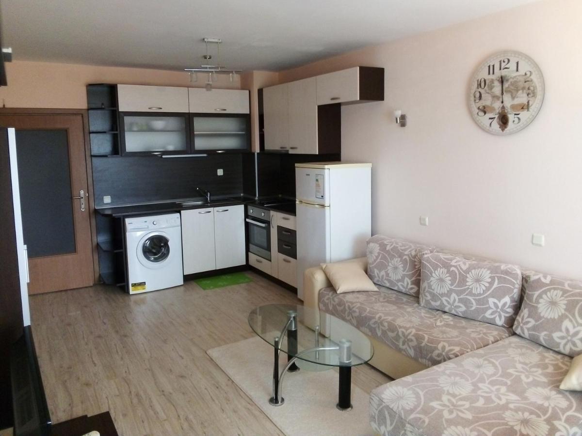 Апартамент Зорница Apartment Burgas Bagian luar foto